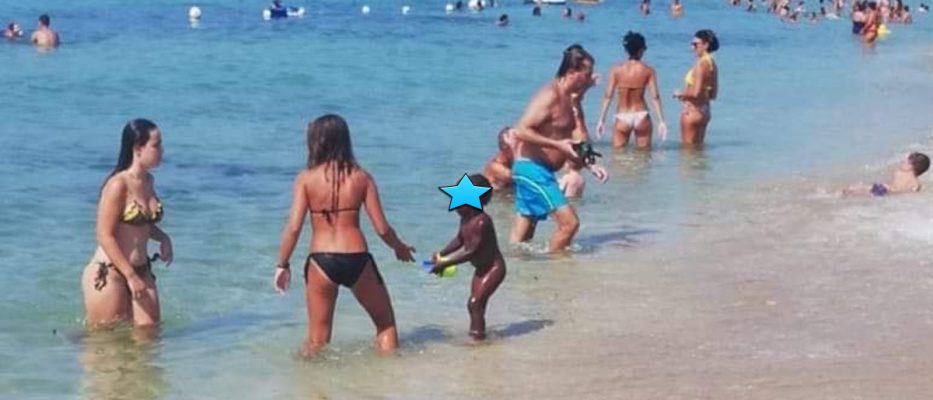 San Vito Lo Capo Mamme Accudiscono In Spiaggia La Figlia Di